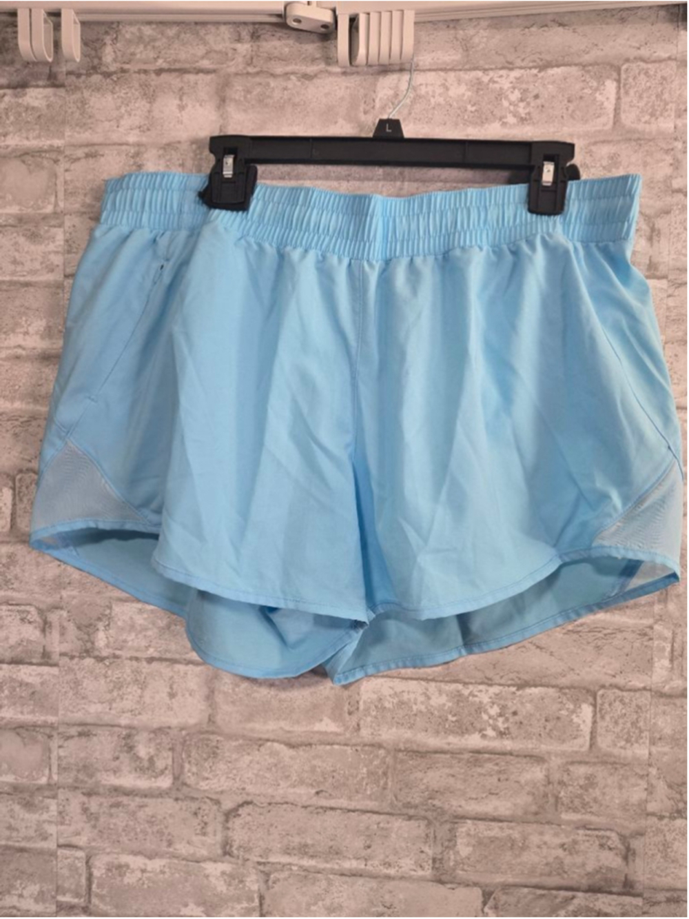 Women's All in Motion Blue Mid-Rise Run Shorts L